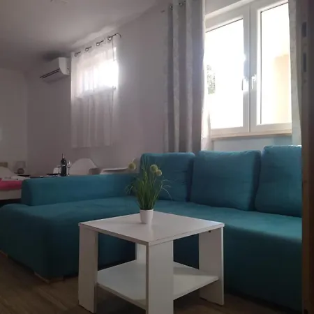 Center Apartment *