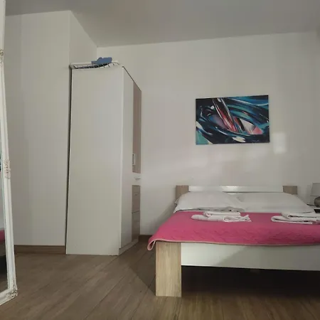 Center Apartment Bol